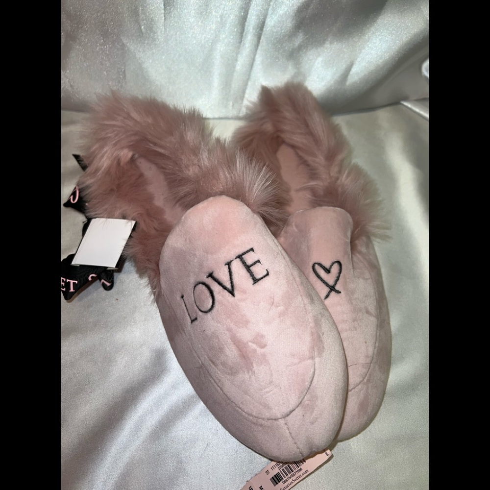 Victoria’s Secret ANGEL Slippers Hard Bottom ADORABLE Medium
